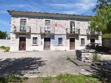 Foto Rustico in CASE ADDONA, Pontelandolfo di 200 m² con 8 locali