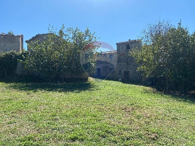 Foto Rustico in Loc.  Coppi  Voc.  Petroia, Città di Castello di 200 m²