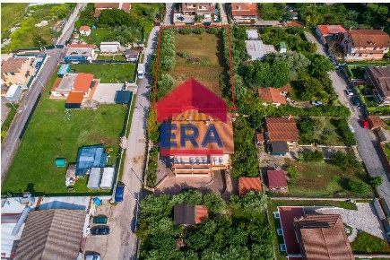 Foto Terreno residenziale in Via degli Abeti, Pomezia di 1700 m² in vendita
