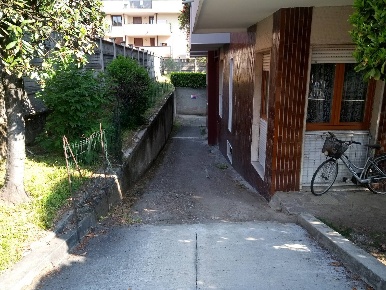 Foto Locale commerciale a Nova Milanese di 120 m² in vendita