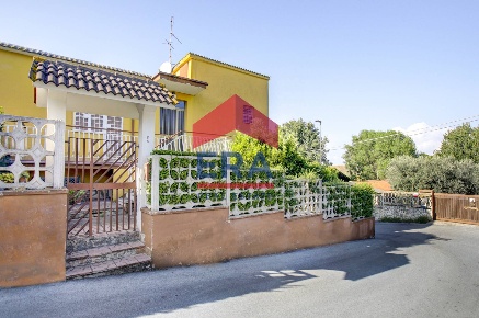 Foto Villa bifamiliare in Via Treviso, Pomezia Maggiona - Area Produttiva