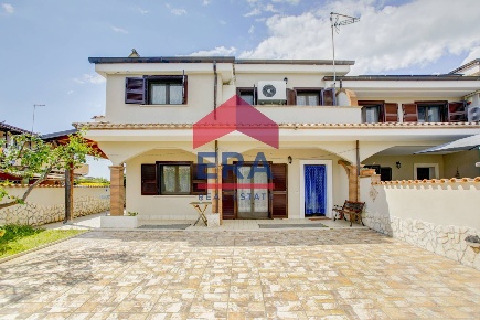 Foto Appartamento in via Pontedera, Pomezia Martin Pescatore -  Campo Selva