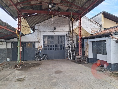 Foto Capannone industriale in via F. Melzi, Magenta Centro di 520 m²
