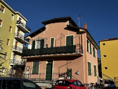 Foto Villa bifamiliare in via Andreoli 20, Imperia Castelvecchio di 235 m²
