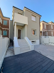 Foto Appartamento in Viale Trieste 52, Rovigo Centro Storico di 182 m²