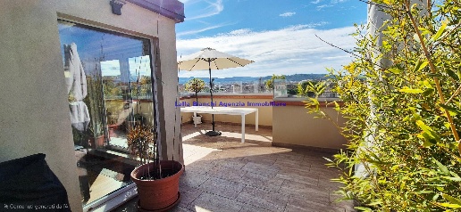 Foto Attico in VIA GRAMSCI, Pesaro Centro Storico di 109 m² con 6 locali