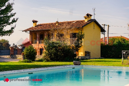 Foto Villa singola a Vigone Centro di 180 m² con 5 locali in vendita