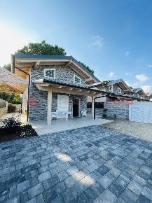 Foto Villa singola in Via RESIDENCE ALBASOL 10, Terracina di 95 m²