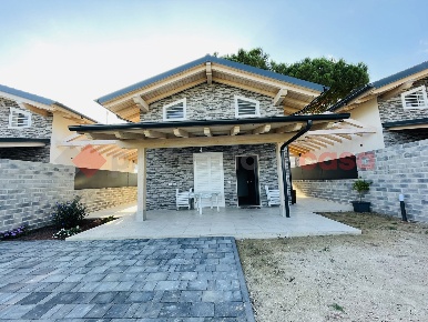 Foto Villa singola in Via RESIDENCE ALBASOL 10, Terracina di 95 m²