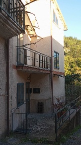 Foto Case semi ndipendenti a Salza Irpina di 135 m² con 4 locali in vendita