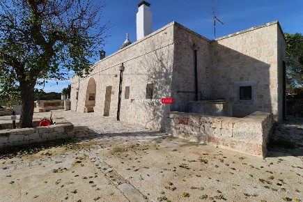 Foto Trullo in Contrada Figazzano, Cisternino di 122 m² con 2 locali