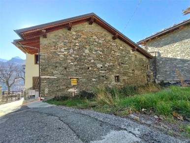 Foto Rustico in Petit Fénis, Nus di 120 m² con 3 locali in vendita
