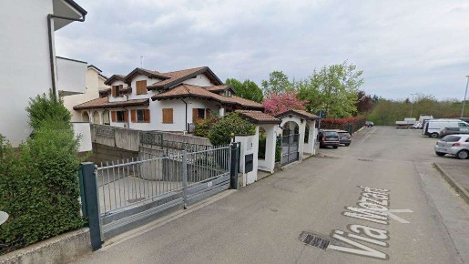 Foto Villa unifamiliare in Via Mozart 13, Usmate Velate Velate di 345 m²