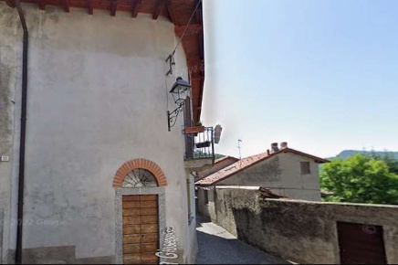 Foto Appartamento in Via Pietro Fioroni 12, Lasnigo di 162 m² con 3 locali