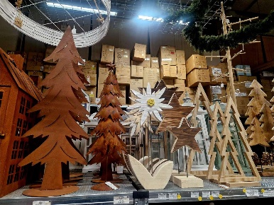 Foto Attività commerciale a Fontanafredda di 1000 m² con 4 locali