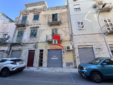 Foto Case semi ndipendenti in Via Villanova, Trapani Centro di 210 m²
