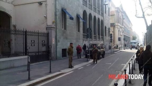 Foto Attività commerciale in Via Francesco sforza, Milano Missori di 115 m²