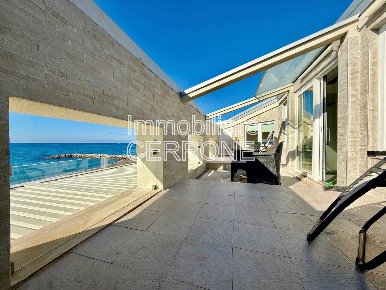 Foto Attico a Cecina Marina di Cecina di 120 m² con 6 locali in vendita