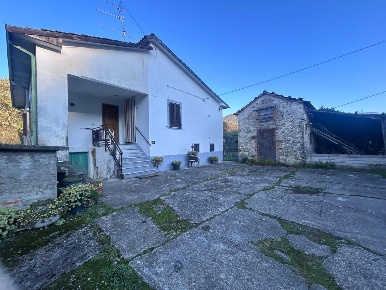 Foto Case semi ndipendenti a Licciana Nardi di 60 m² con 3 locali