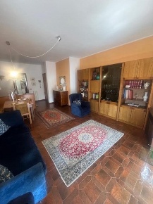 Foto Appartamento a Carrara Marina di Carrara di 107 m² con 6 locali