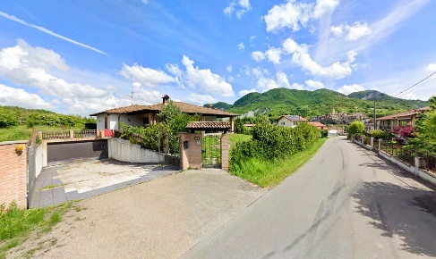 Foto Villa a schiera a Bagnaria di 258 m² con 7 locali in vendita