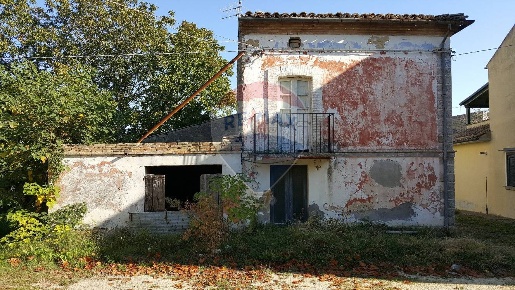 Foto Rustico in Via Turri, Ari di 200 m² con 5 locali in vendita