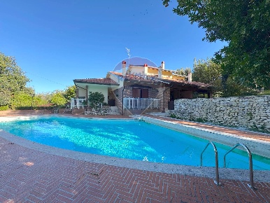 Foto Casa indipendente in Via San Giorgio, Treglio San Giorgio di 350 m²