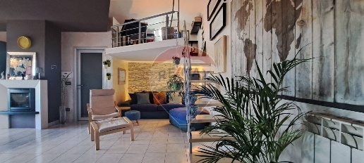 Foto Appartamento in Via Ferdinando Galliani, Altino di 113 m² con 5 locali