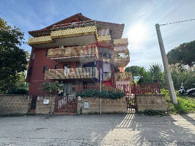 Foto Ufficio in Via Bologna, Lanciano Centro di 85 m² con 5 locali