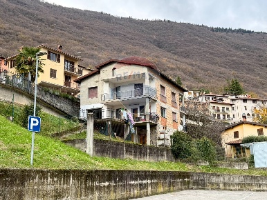 Foto Casa indipendente in VIA CARDUCCI, Ranzanico di 210 m² con 6 locali