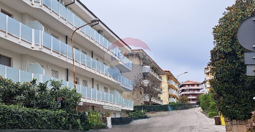 Foto Magazzino in Martiri Della Violenza, Vasto di 265 m² in vendita