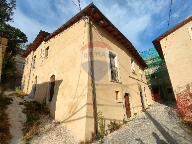 Foto Rustico in via XXV APRILE, Prata d'Ansidonia Centro di 60 m²