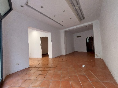 Foto Negozio in via Emilia 267, Imola Centro Storico di 60 m² con 1 locali
