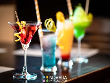 Foto Attività commerciale in Piazza del Popolo, Arona Centro di 120 m²