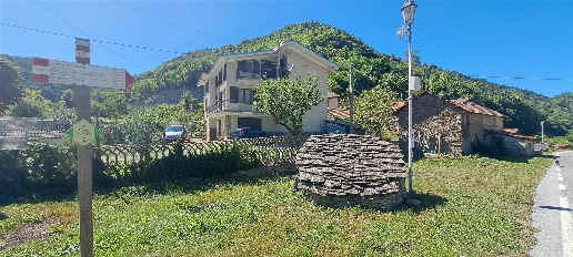 Foto Villa unifamiliare a Gottasecca Centro di 226 m² con 5 locali