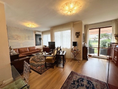 Foto Villa unifamiliare a Pietrasanta di 150 m² con 5 locali in vendita