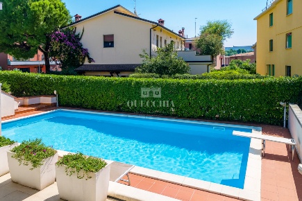 Foto Attico in via Milano, Desenzano del Garda di 142 m² con 4 locali