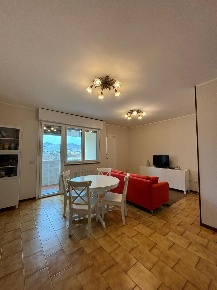 Foto Appartamento a Fornovo di Taro di 110 m² con 6 locali in vendita