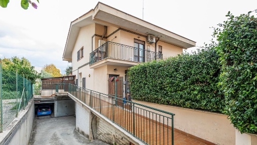 Foto Appartamento in via Giovanni Battista Bastianelli, Roma Torre Angela