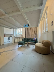 Foto Locale commerciale a Bologna Santo Stefano di 90 m² con 2 locali