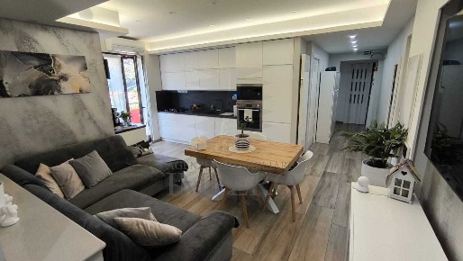 Foto Appartamento in Via Tenda 4, Ventimiglia Centro Città di 98 m²