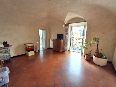 Foto Appartamento in Via de Tommaso, Imperia Porto Maurizio di 210 m²