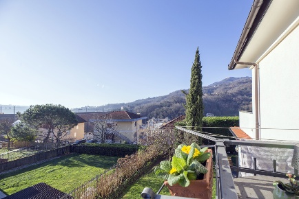 Foto Appartamento in Via Campomorone, Genova di 140 m² con 8 locali