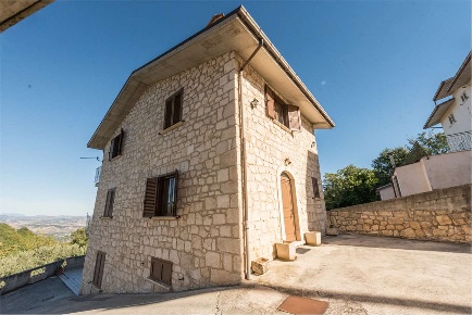 Foto Casa indipendente in via crognaleto 62, Roccamorice di 250 m²