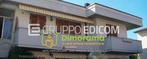 Foto Appartamento in Viale stazione 201/b, Massa Centro di 116 m² all'asta