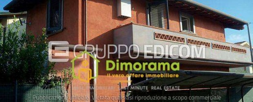 Foto Appartamento in Via comunale e. teani 16, Massa di 102 m² con 8 locali