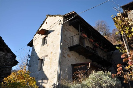 Foto Baita in Via Progno 45, Montescheno di 107 m² con 3 locali in vendita