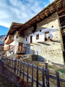 Foto Rustico in villaggio BIEL, Hône di 150 m² con 2 locali in vendita