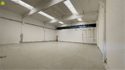 Foto Capannone industriale a Fiorano Modenese di 400 m² con 2 locali