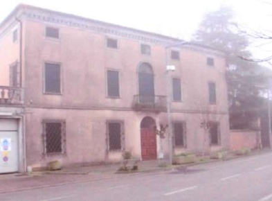 Foto Villa unifamiliare in Via Roma, Arre Centro di 645 m² con 15 locali